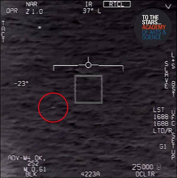 官方公布第三段影片：美軍超級大黃蜂在大西洋遭遇高速UFO2.jpg