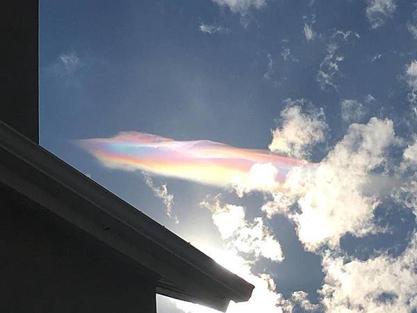 猶他州不尋常的彩虹雲1.jpg