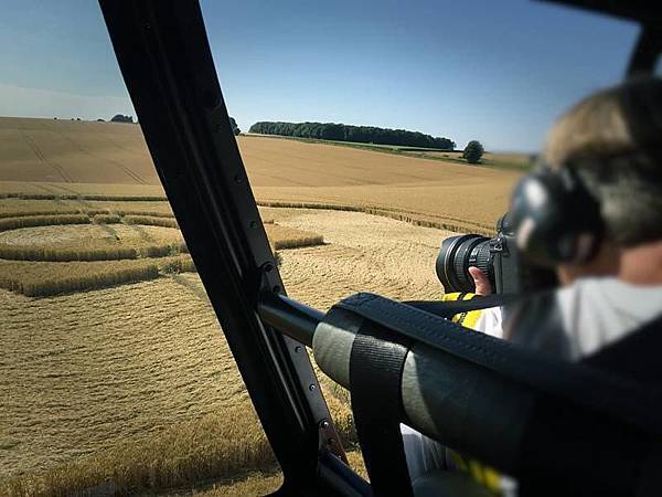 2018-7-10 英國漢普郡九重幾何形狀的麥田圈5.jpg