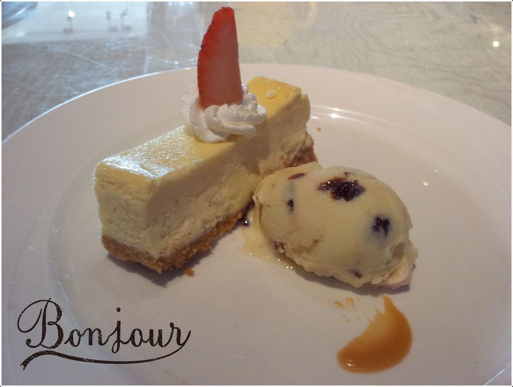 蘭姆葡萄乾起士蛋糕Rum Raisin in Baked Cheese Cake 熱量Calories：354卡單價Price：80元