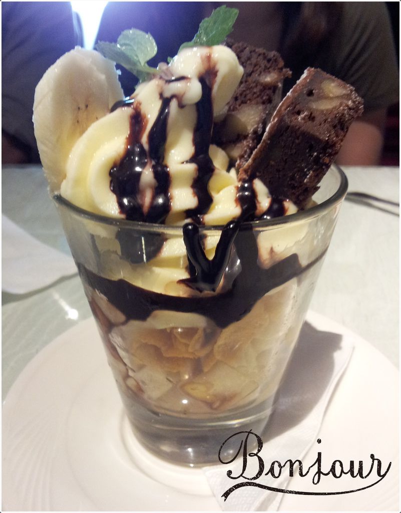 巧克力冰淇淋聖代Chocolate & Banana Parfait熱量Calories：354卡單價Price：90元