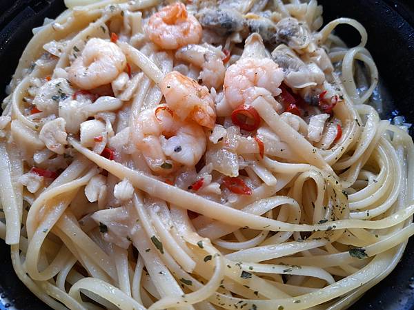 7-11蒜香油封蝦義大利麵