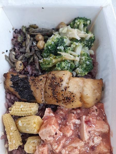 全家 香烤藍尾鱈魚五行餐盒