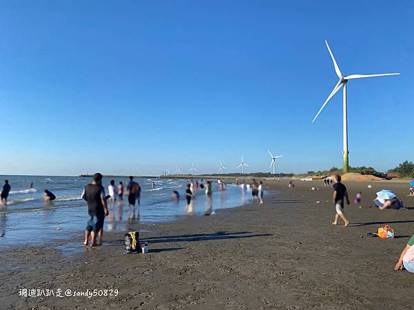 苗栗竹南// 假日之森。濱海森林遊憩區。跟著陽光宅男們去衝浪