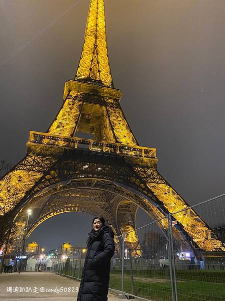 法國。巴黎// 艾菲爾鐵塔夜景。戰神廣場->耶拿橋->塞納河 法國。巴黎// 艾菲爾鐵塔夜景。戰神廣場->耶拿橋->塞納河