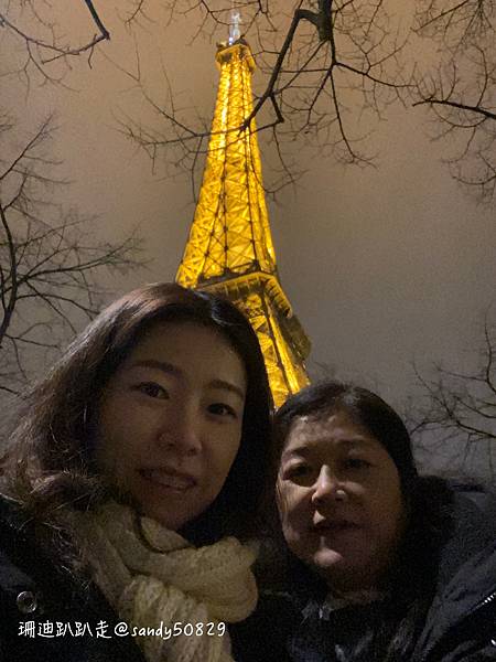 法國。巴黎// 艾菲爾鐵塔夜景。戰神廣場->耶拿橋->塞納河 法國。巴黎// 艾菲爾鐵塔夜景。戰神廣場->耶拿橋->塞納河