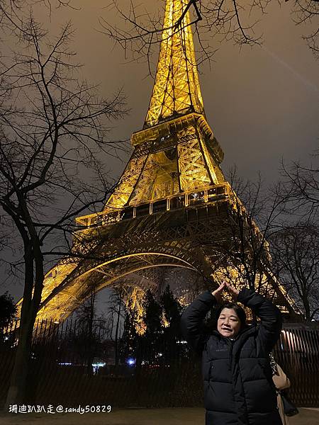 法國。巴黎// 艾菲爾鐵塔夜景。戰神廣場->耶拿橋->塞納河 法國。巴黎// 艾菲爾鐵塔夜景。戰神廣場->耶拿橋->塞納河