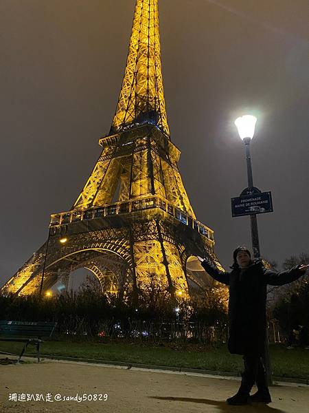 法國。巴黎// 艾菲爾鐵塔夜景。戰神廣場->耶拿橋->塞納河 法國。巴黎// 艾菲爾鐵塔夜景。戰神廣場->耶拿橋->塞納河