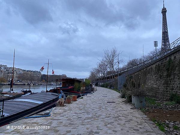 法國。巴黎// 慢跑塞納河左岸-當一天的偽巴黎人。比爾阿克姆