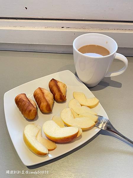 法國。巴黎// 塞納河左岸半日遊：莎士比亞書店->聖母院->