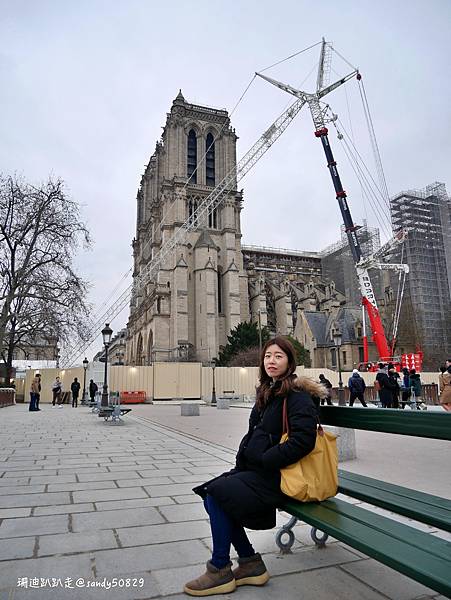 法國。巴黎// 塞納河左岸半日遊：莎士比亞書店->聖母院->