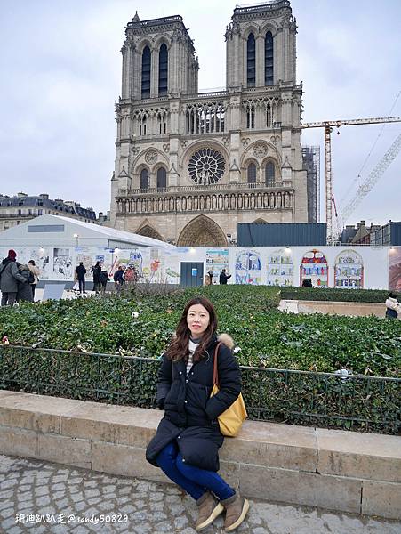 法國。巴黎// 塞納河左岸半日遊：莎士比亞書店->聖母院->