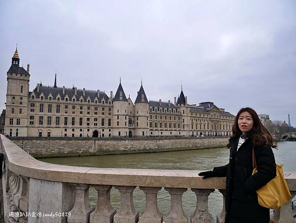 法國。巴黎// 塞納河左岸半日遊：莎士比亞書店->聖母院->