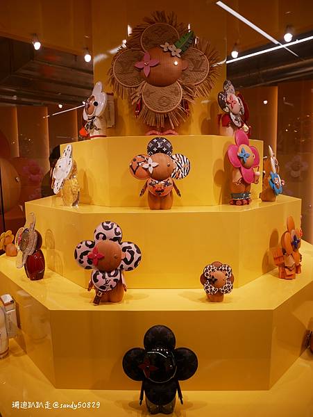 法國。巴黎// 塞納河左岸半日遊：莎士比亞書店->聖母院->