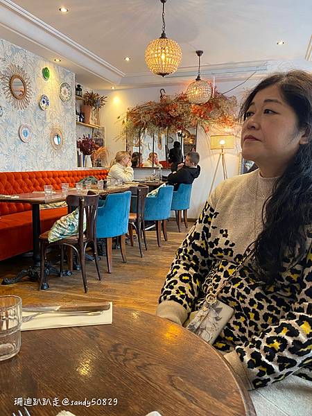 法國。巴黎// 蒙馬特半日遊:愛牆->聖心堂->小丘廣場-> 法國。巴黎// 蒙馬特半日遊:愛牆->聖心堂->小丘廣場->