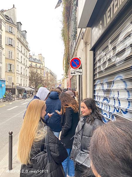 法國。巴黎// 蒙馬特半日遊:愛牆->聖心堂->小丘廣場-> 法國。巴黎// 蒙馬特半日遊:愛牆->聖心堂->小丘廣場->