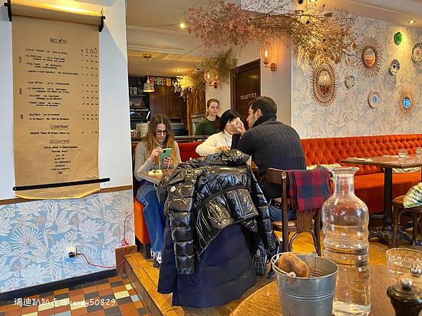 法國。巴黎// 蒙馬特半日遊:愛牆->聖心堂->小丘廣場-> 法國。巴黎// 蒙馬特半日遊:愛牆->聖心堂->小丘廣場->