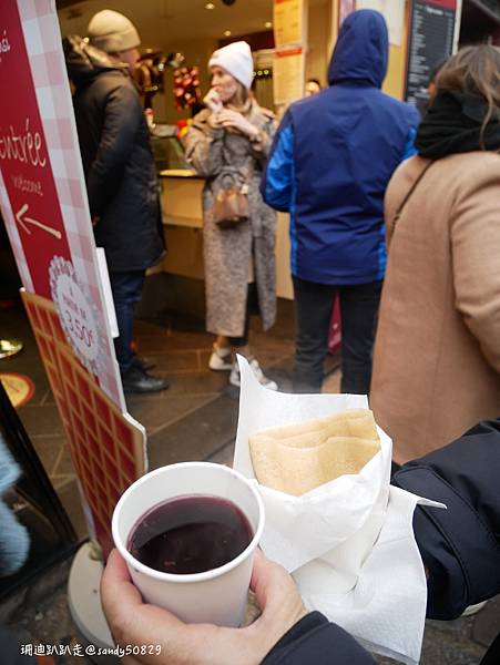 法國。巴黎// 蒙馬特半日遊:愛牆->聖心堂->小丘廣場-> 法國。巴黎// 蒙馬特半日遊:愛牆->聖心堂->小丘廣場->