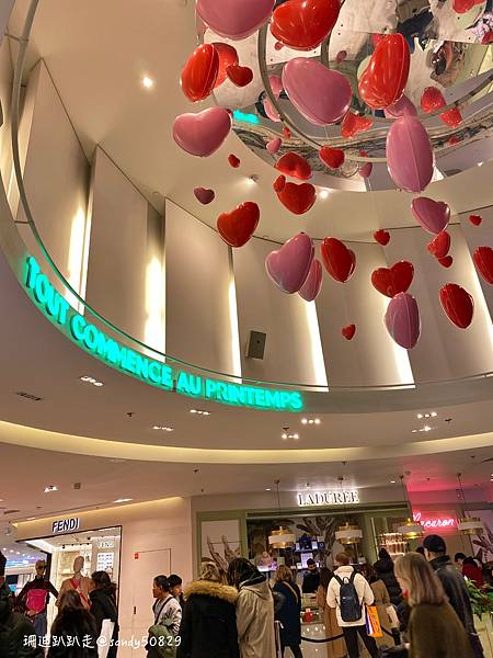 法國。巴黎// 蒙馬特半日遊:愛牆->聖心堂->小丘廣場-> 法國。巴黎// 蒙馬特半日遊:愛牆->聖心堂->小丘廣場->