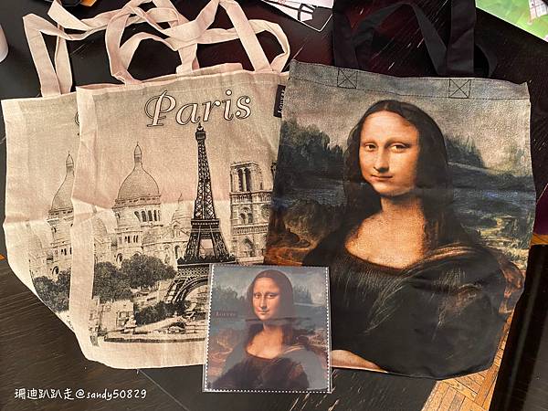 法國。巴黎// 蒙馬特半日遊:愛牆->聖心堂->小丘廣場-> 法國。巴黎// 蒙馬特半日遊:愛牆->聖心堂->小丘廣場->