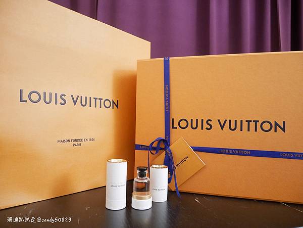 法國。巴黎// 蒙馬特半日遊:愛牆->聖心堂->小丘廣場-> 法國。巴黎// 蒙馬特半日遊:愛牆->聖心堂->小丘廣場->