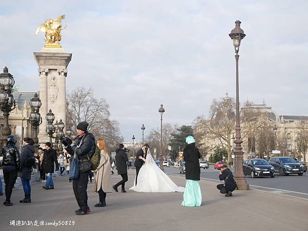 法國。巴黎// 漫步塞納河畔。鐵塔->亞歷山大三世橋->協和 法國。巴黎// 漫步塞納河畔。鐵塔->亞歷山大三世橋->協和