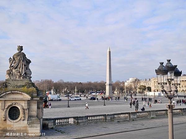 法國。巴黎// 漫步塞納河畔。鐵塔->亞歷山大三世橋->協和 法國。巴黎// 漫步塞納河畔。鐵塔->亞歷山大三世橋->協和