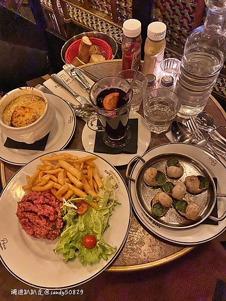 法國。巴黎// 漫步塞納河畔。鐵塔->亞歷山大三世橋->協和 法國。巴黎// 漫步塞納河畔。鐵塔->亞歷山大三世橋->協和