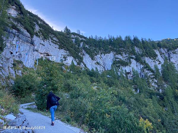 奧捷之旅// 上特勞恩。達克斯坦一日遊。冰洞&五指山。哈修塔