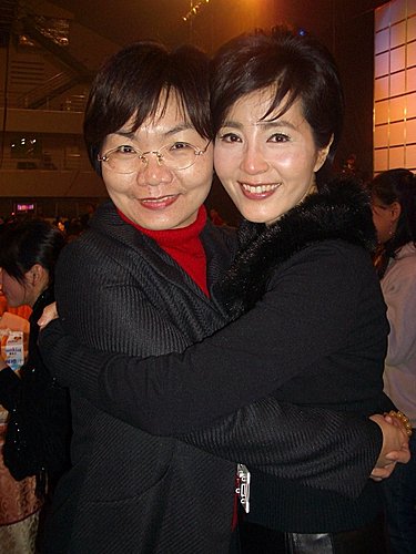 公益主播靳秀麗與東森同事陳淑芬 公益主播靳秀麗與東森同事陳淑芬