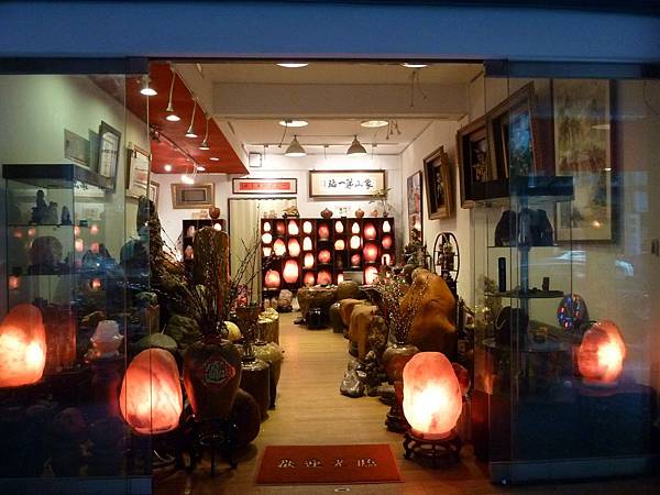 鹽燈專賣店 象山第一站 鴿血紅鹽燈、玫瑰鹽燈....一律買一送一 鹽燈專賣店 象山第一站 鴿血紅鹽燈、玫瑰鹽燈....一律買一送一