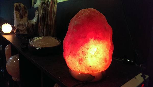 鹽燈美女 鹽燈美女