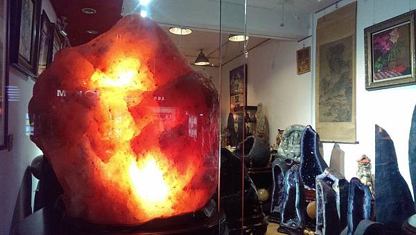 鹽燈王540公斤在象山第一站 鹽燈王540公斤在象山第一站