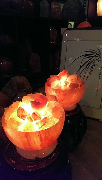 玫瑰鹽燈招桃花 聚寶盆鹽燈招財