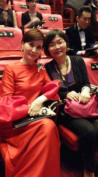 金鐘獎最佳閨蜜 方芳芳與記者陳淑芬久別重逢 金鐘獎最佳閨蜜 方芳芳與記者陳淑芬久別重逢