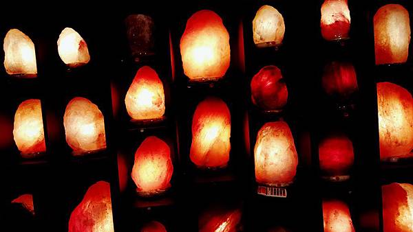 玫瑰鹽燈 鴿血紅鹽燈 鹽燈美女 玫瑰鹽燈 鴿血紅鹽燈 鹽燈美女