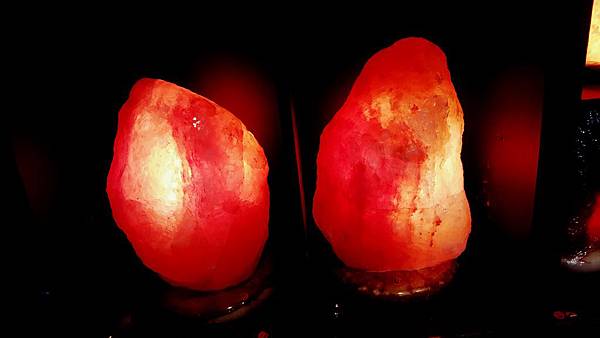 玫瑰鹽燈 鴿血紅鹽燈 鹽燈美女 玫瑰鹽燈 鴿血紅鹽燈 鹽燈美女