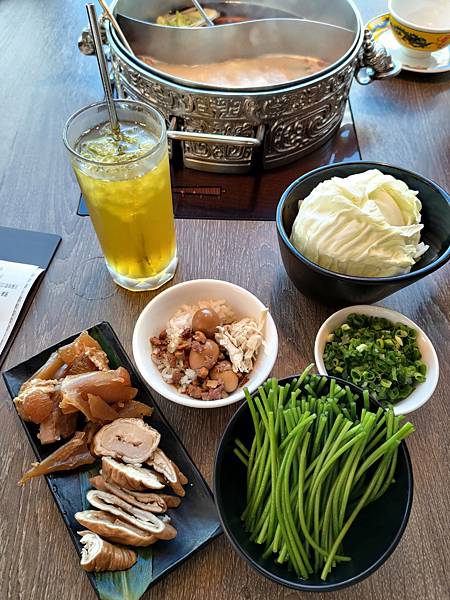 問鼎 ‧ 皇上吉祥 麻辣養生鍋-桃園藝文店