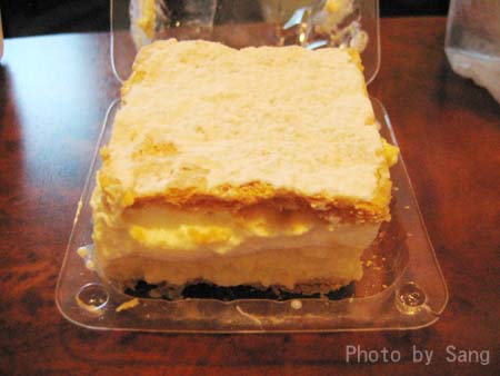 Bled Lake出名的Cream Cake