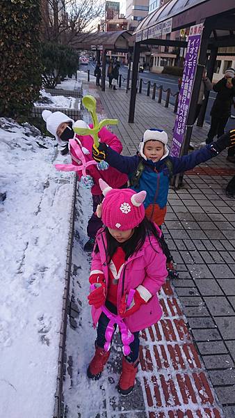 日本東北岩手縣跨年 Day2-1 盛岡沿路玩雪玩不完,大阪王 日本東北岩手縣跨年 Day2-1 盛岡沿路玩雪玩不完,大阪王
