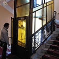 大使飯店手動的電梯