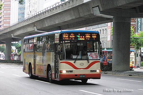 大都會客運 龍舟公車 830-AB