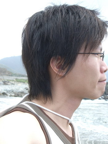 自拍男的自戀照一張