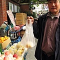 在田子坊賣水果的伯伯