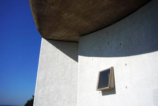 屋頂規則的紋路不紋亂,好好看(超爛的形容詞)