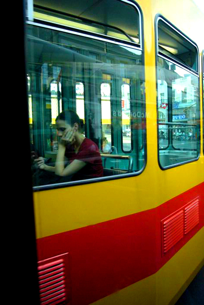 交叉的對面電車