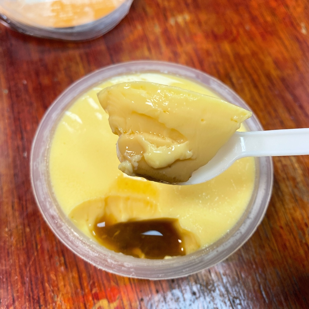 銀波布丁崑大店 日式焦糖布丁 銀波布丁崑大店 菜單 布丁冰沙 香芋奶酪 日式焦糖布丁 芝麻奶酪 zoe搜世界