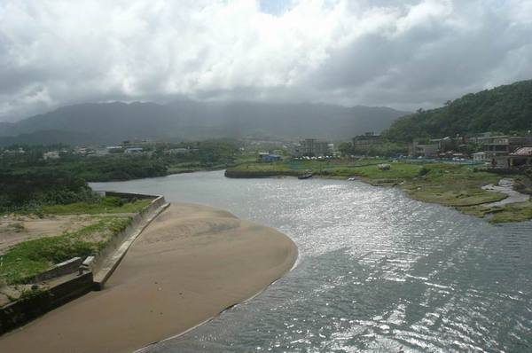 金山觀景大橋上拍的