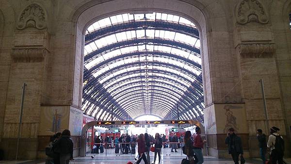 米蘭中央車站3.JPG