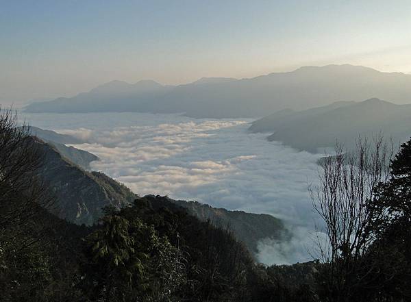 Sea_of_clouds,_Taiwan.jpg Sea_of_clouds,_Taiwan.jpg